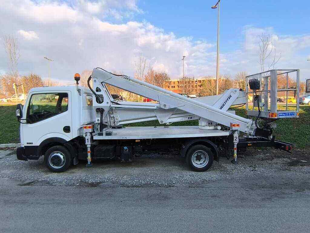Nissan Multitel MX 250 sa strelom i korpom